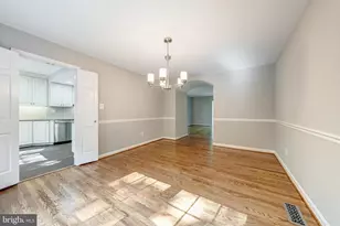 9259 Bailey Ln, Fairfax, VA 22031 - Photo 14