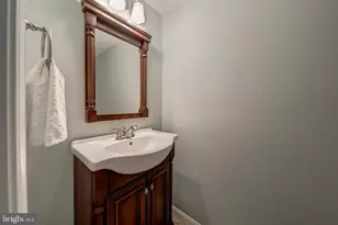 9259 Bailey Ln, Fairfax, VA 22031 - Photo 36