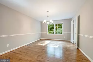 9259 Bailey Ln, Fairfax, VA 22031 - Photo 12