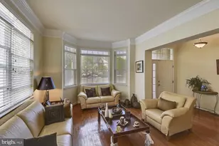 6087 Piney Woods Ct, Alexandria, VA 22315 - Photo 4