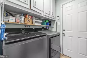 8853 Applecross Ln, Springfield, VA 22153 - Photo 18