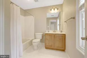 904 Locust St, Herndon, VA 20170 - Photo 40