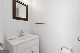 3695 Persimmon Cir, Fairfax, VA 22031 - Photo 8