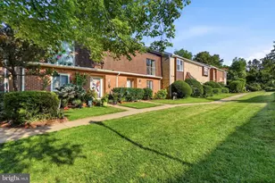 3695 Persimmon Cir, Fairfax, VA 22031 - Photo 2