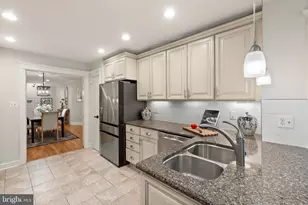 6312 Chaucer View Cir, Alexandria, VA 22304 - Photo 10