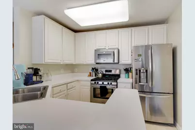 12729 Faircrest Court #39-301, Fairfax, VA 22033 - Photo 18
