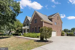 8813 Oak Leaf Dr, Alexandria, VA 22309 - Photo 1