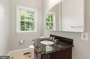 8813 Oak Leaf Dr, Alexandria, VA 22309 - Photo 12