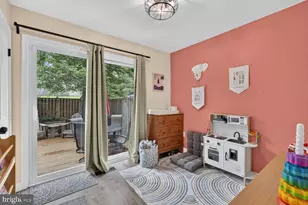 6301 Chimney Wood Ct, Alexandria, VA 22306 - Photo 12