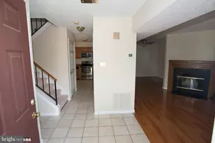 6128 Hoskins Hollow Cir, Centreville, VA 20121 - Photo 8