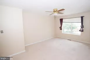 6128 Hoskins Hollow Cir, Centreville, VA 20121 - Photo 26