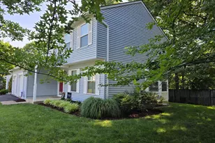 12000 Rosiers Branch Dr, Herndon, VA 20170 - Photo 2