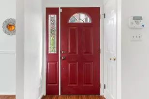 7190 Lake Cove Dr, Alexandria, VA 22315 - Photo 4