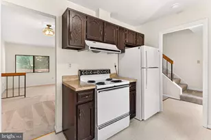 11859 Coopers Ct, Reston, VA 20191 - Photo 8