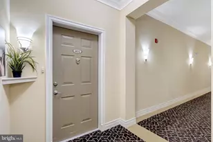 7871 Rolling Woods Ct, Springfield, VA 22152 - Photo 2