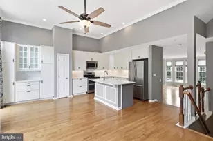 5279 Ballycastle Cir, Alexandria, VA 22315 - Photo 4