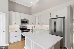 5279 Ballycastle Cir, Alexandria, VA 22315 - Photo 8