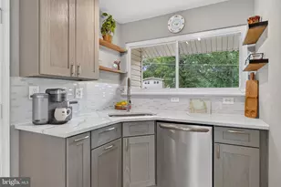 4115 Duvawn St, Alexandria, VA 22310 - Photo 8