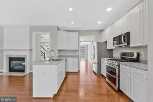 9546 Lagersfield Cir, Vienna, VA 22181 - Photo 8