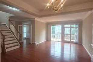 9546 Lagersfield Cir, Vienna, VA 22181 - Photo 6