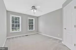 9546 Lagersfield Cir, Vienna, VA 22181 - Photo 36