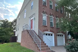 13616 Big Boulder Rd, Herndon, VA 20171 - Photo 2