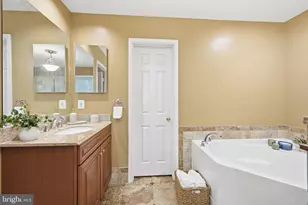 4308 Warner Ln, Chantilly, VA 20151 - Photo 28