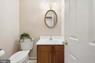 4308 Warner Ln, Chantilly, VA 20151 - Photo 18