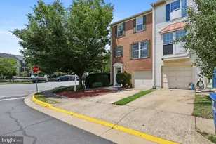 13598 Bathgate Dr, Herndon, VA 20171 - Photo 2