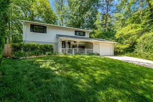 8213 Springfield Village Dr, Springfield, VA 22152 - Photo 2