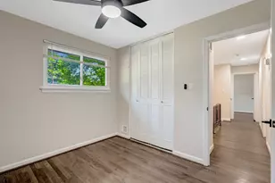 8213 Springfield Village Dr, Springfield, VA 22152 - Photo 18