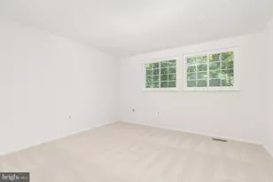 5712 Round Top Ln, Burke, VA 22015 - Photo 16