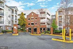 12925 Centre Park Cir, Herndon, VA 20171 - Photo 2