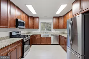 8804 Mansion Farm Pl, Alexandria, VA 22309 - Photo 8