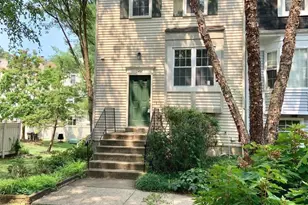 2438 Ridgehampton Ct, Reston, VA 20191 - Photo 2