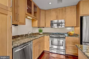 8220 Crestwood Heights Dr, McLean, VA 22102 - Photo 10