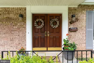 4126 Lenox Dr, Fairfax, VA 22032 - Photo 2