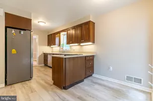 4126 Lenox Dr, Fairfax, VA 22032 - Photo 8