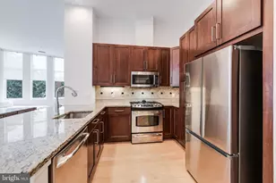 8220 Crestwood Heights Dr, McLean, VA 22102 - Photo 20