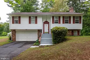 10535 Brevity Dr, Great Falls, VA 22066 - Photo 32