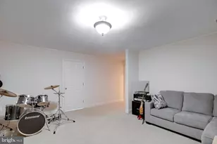 10535 Brevity Dr, Great Falls, VA 22066 - Photo 28