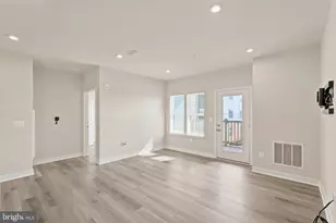 4399 Peach Lily Ln, Chantilly, VA 20151 - Photo 10