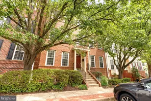 1591 Leeds Castle Dr, Vienna, VA 22182 - Photo 2