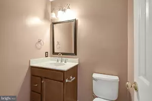 8204 Catbird Cir, Lorton, VA 22079 - Photo 14