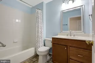 8204 Catbird Cir, Lorton, VA 22079 - Photo 18