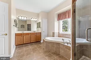 14606 Cedar Knoll Dr, Centreville, VA 20120 - Photo 4