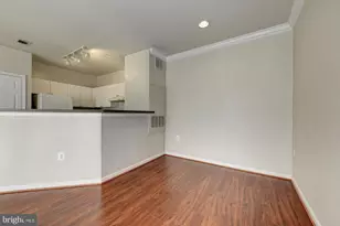 11371 Aristotle Dr, Fairfax, VA 22030 - Photo 4