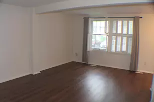 7915 Tyson Oaks Cir, Vienna, VA 22182 - Photo 8
