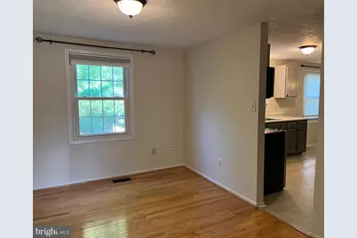 12205 Parkstream Terrace, Herndon, VA 20170 - Photo 10