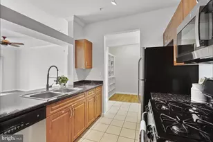 12925 Centre Park Cir, Herndon, VA 20171 - Photo 4